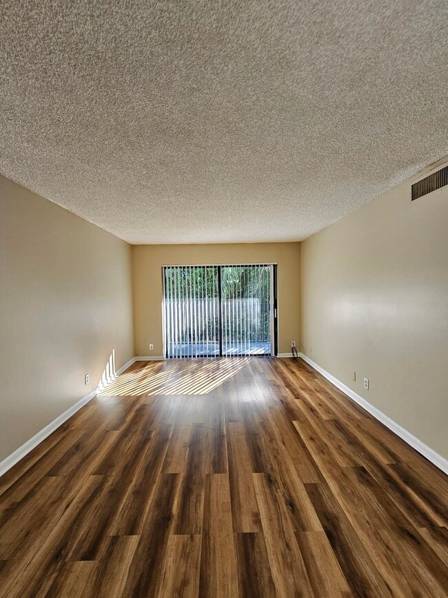 Building Photo - 1950 N Congress Ave Unit 207