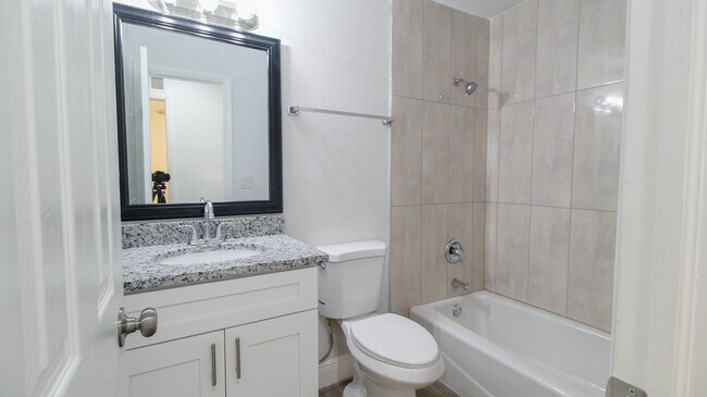 Photo - 2224 LA Due Ct Orlando, FL 32811 - Availab...