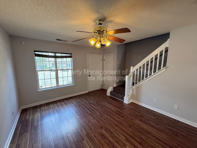Photo - 255 Malamute Ln