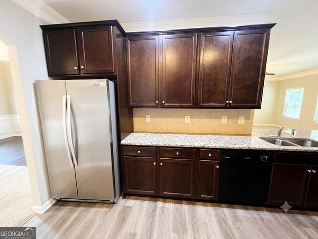 Photo - 1086 Blind Brook Cir