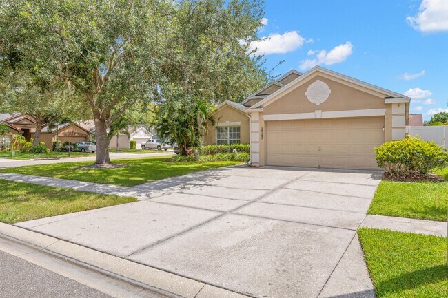Photo - 18102 Leafwood Cir