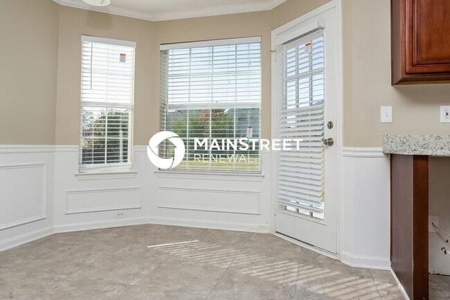 4 Bedroom Pet-Friendly Home in Atlanta, GA with Main Street Renewal