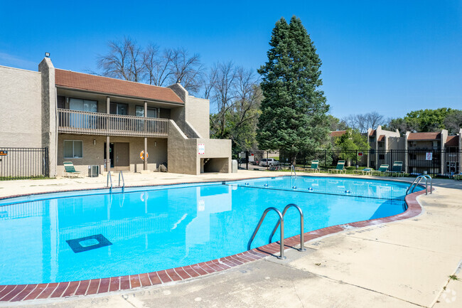 Building Photo - Sherwood Forest Apartments