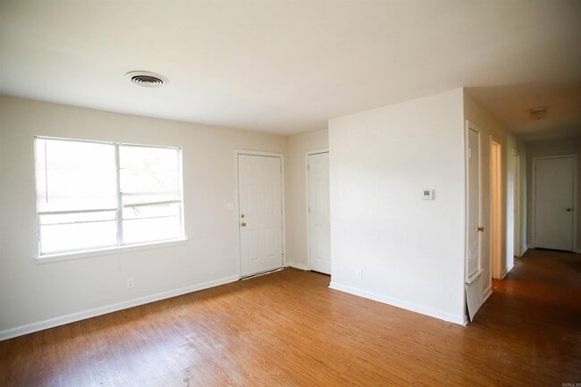 Photo - 2406 Belmoor Ave