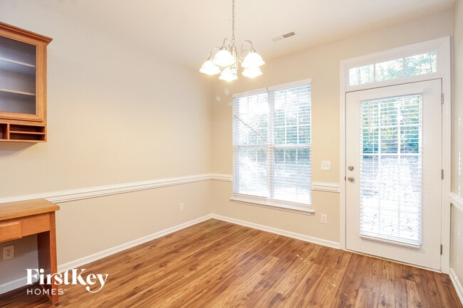 Photo - 708 Hawthorn Ridge Dr