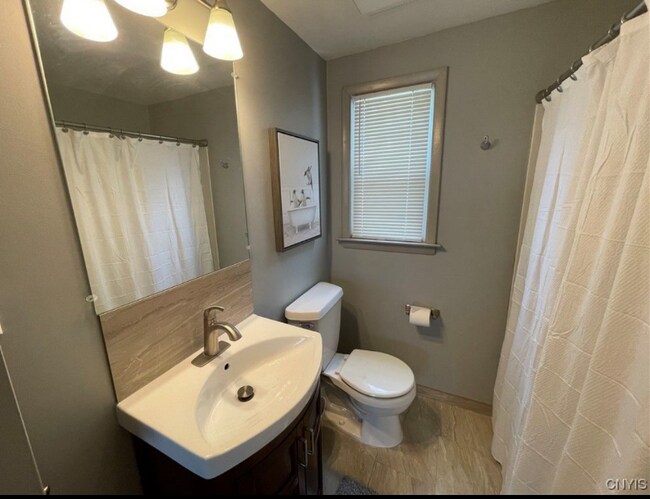 Photo - 202 Stafford Ave Unit 1