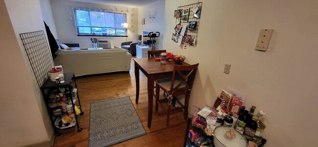 Photo - 239 Kelton St Unidad 24