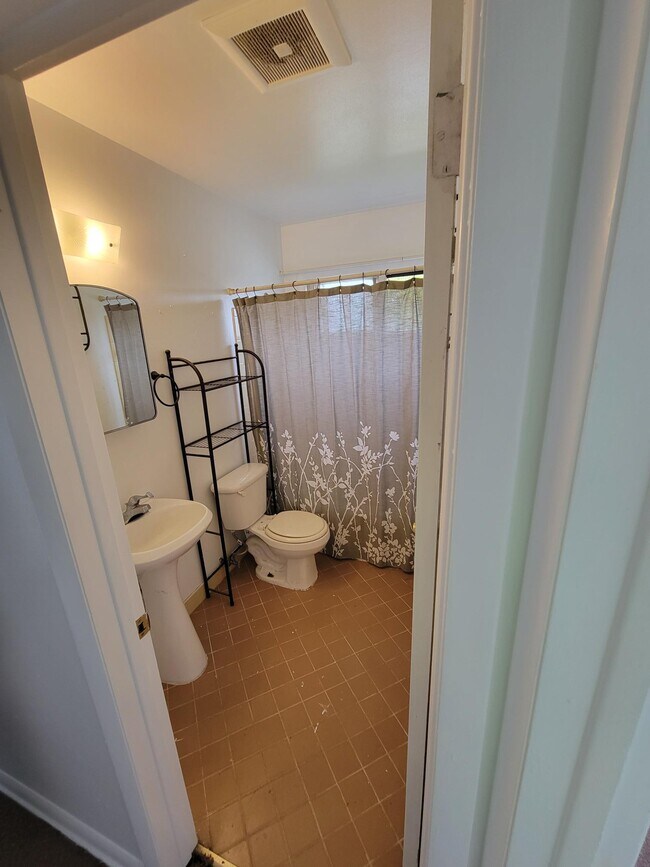 Photo - 2159 S 102nd St Unidad 4