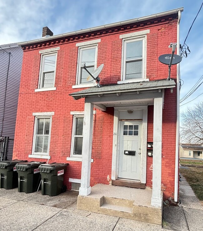 Building Photo - 20 W Union Blvd Unit 3