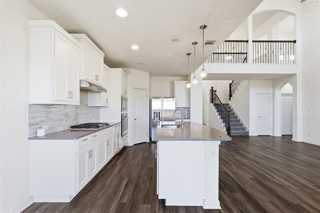 Photo - 3200 Hidalgo Loop