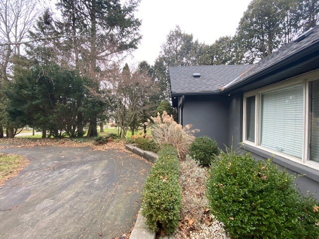 Photo - 3 Bedroom Detached Home  Westmount – AVAIL May 1 * Garage * HUGE YARD