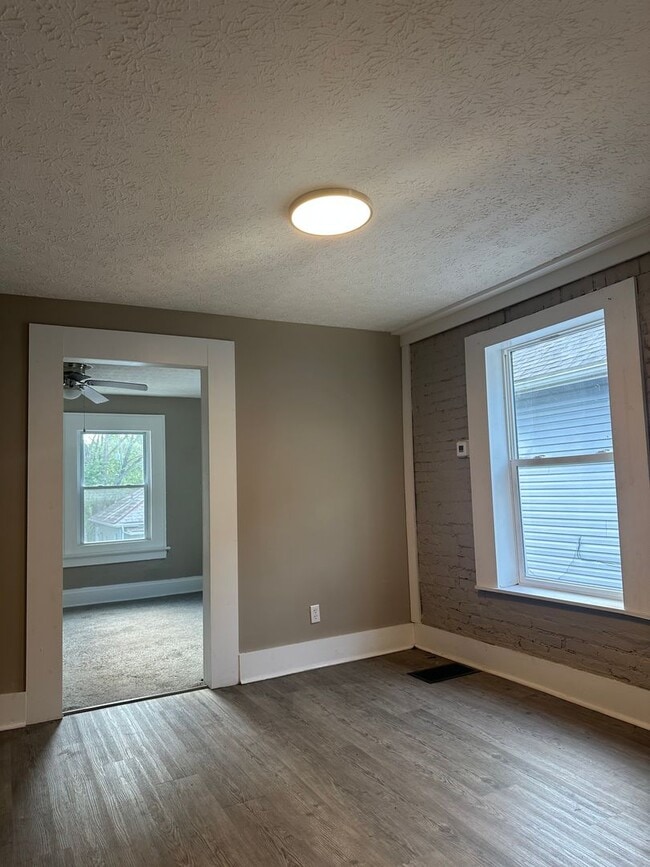 Photo - 155-1-361-362 S Harris Ave Unit 361 1/2