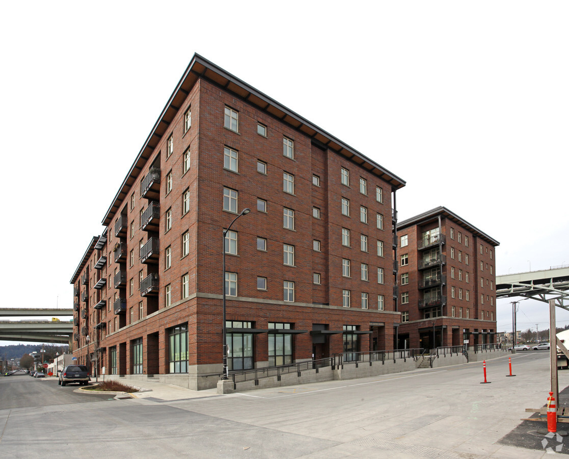 The Ramona - The Ramona Apartments