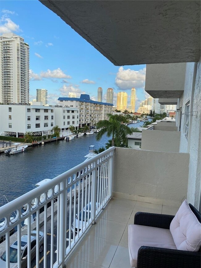 Building Photo - 3601 NE 170th St Unit 407