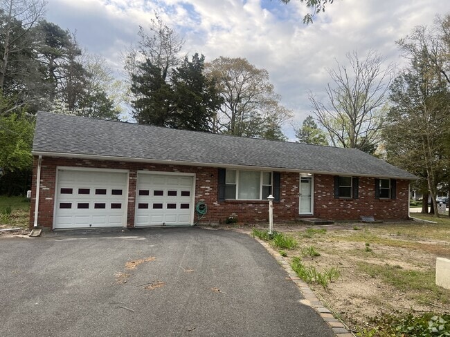 Building Photo - 2009 US-9 Rental