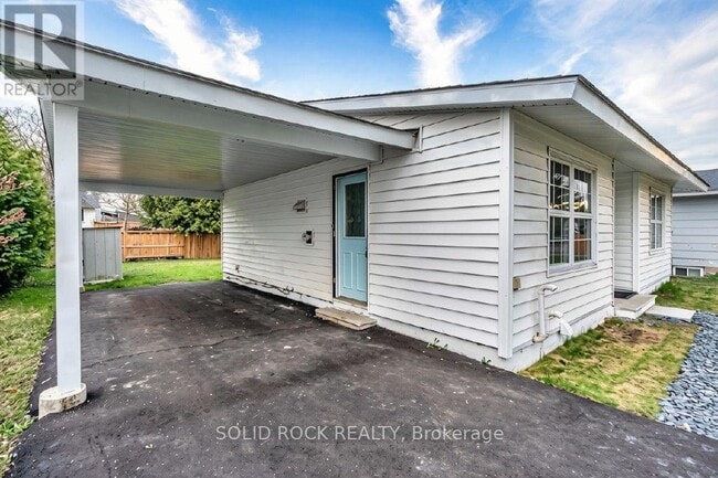 Photo - 2158 Fillmore Crescent