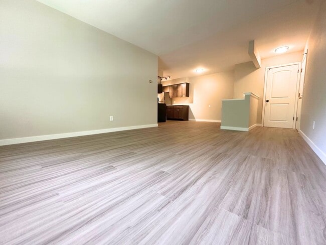 Cedar Plaza Apartments & Townhomes