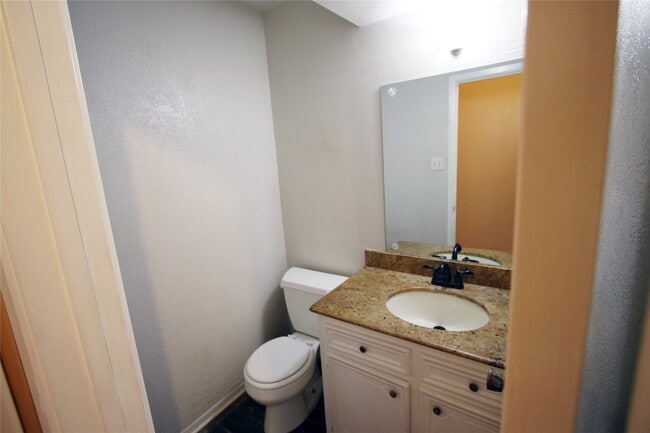 Photo - 4105 Vista Rd Unit 1