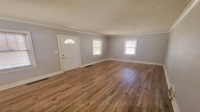 Photo - 700 S Hawthorne Ave