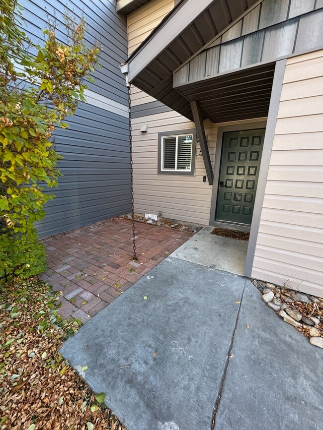 Building Photo - 850 Shenandoah Dr