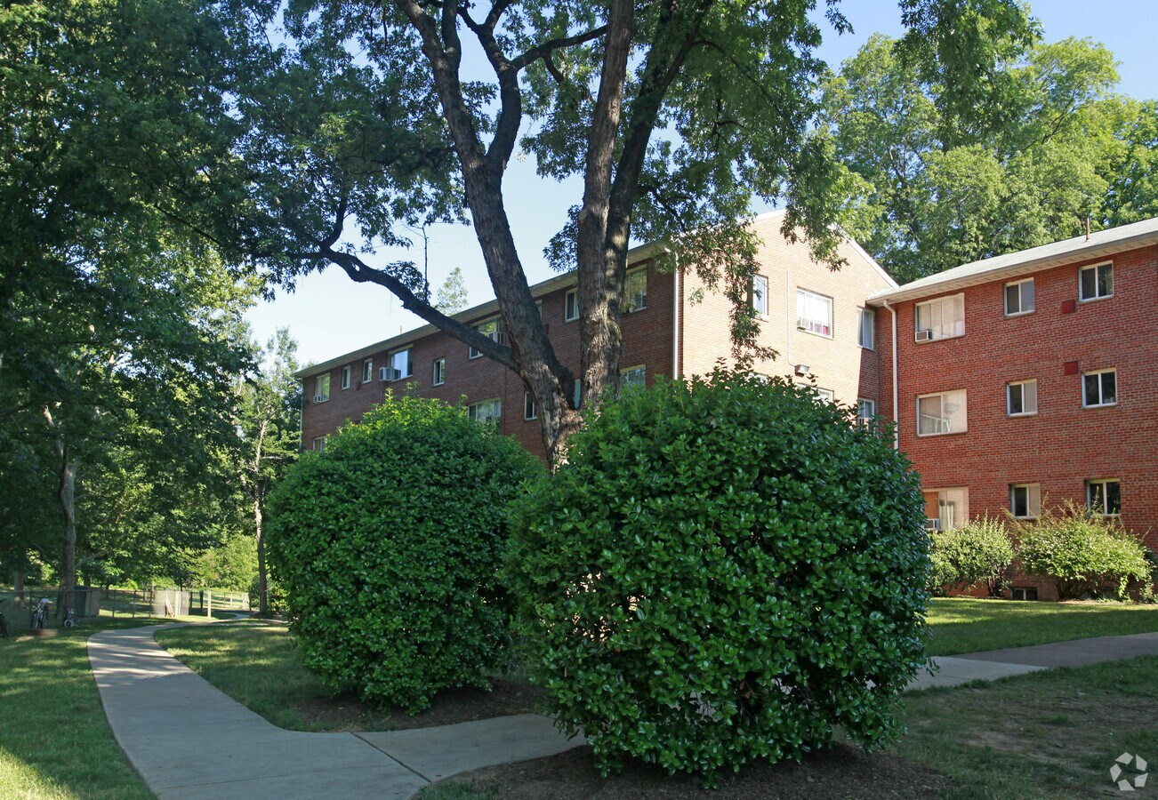Photo - Aurora Hills Apartments