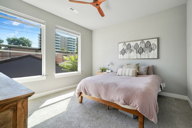 Photo - 1364 Vine St