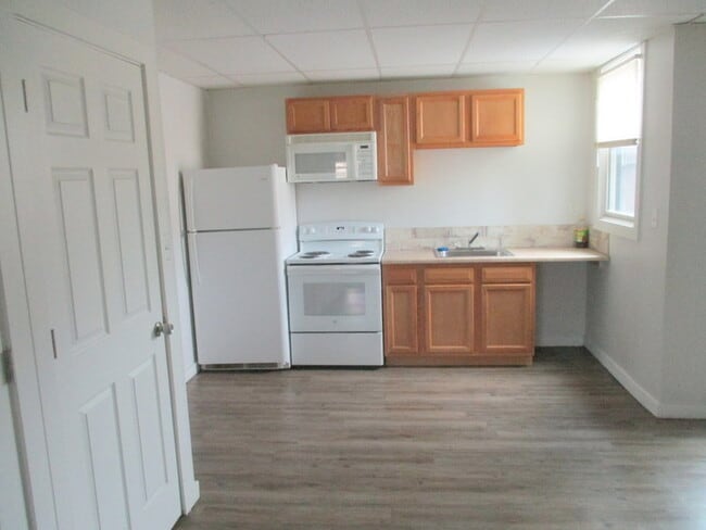 Photo - 413 Merchant St Unit 2nd Floor Left