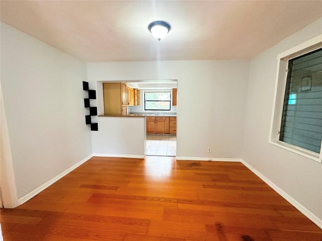 Photo - 5620 Pierce St