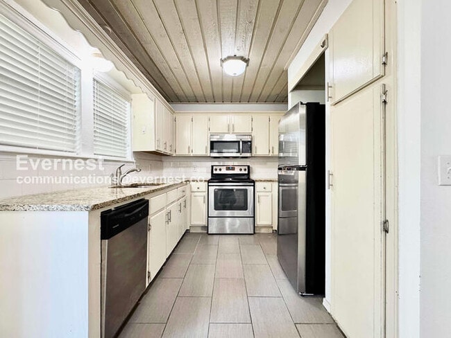 Photo - 5117 S Lions Ave