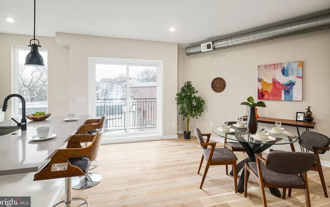 Photo - 3712 Midvale Ave Unit 2