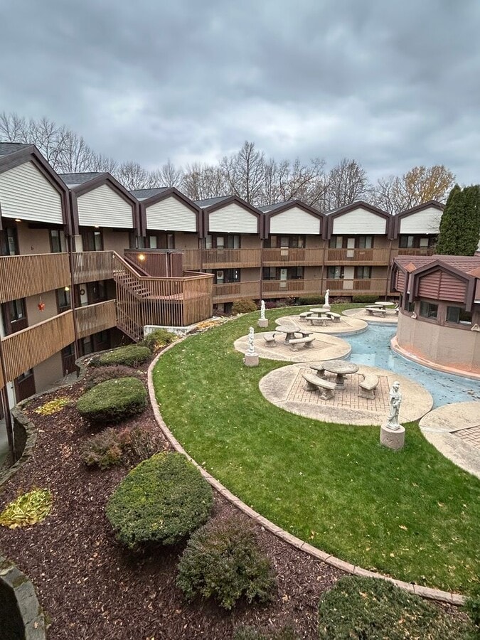 Photo - Ravens Crest Apartments