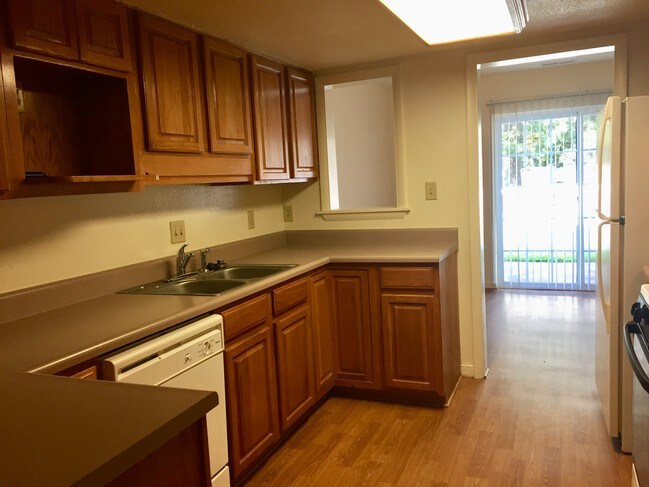 Photo - Gela Point @ Little Creek, utilities incl.