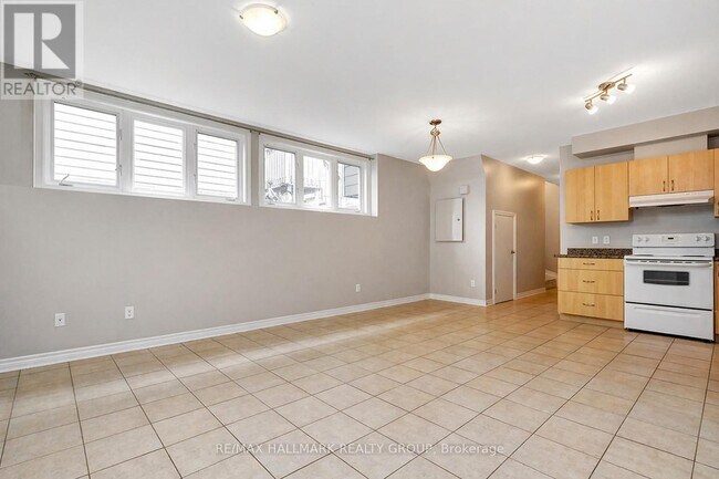 Photo - 1170a S Russell Rd