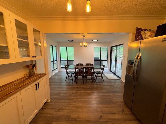 Photo - 10412 Pinedale Dr