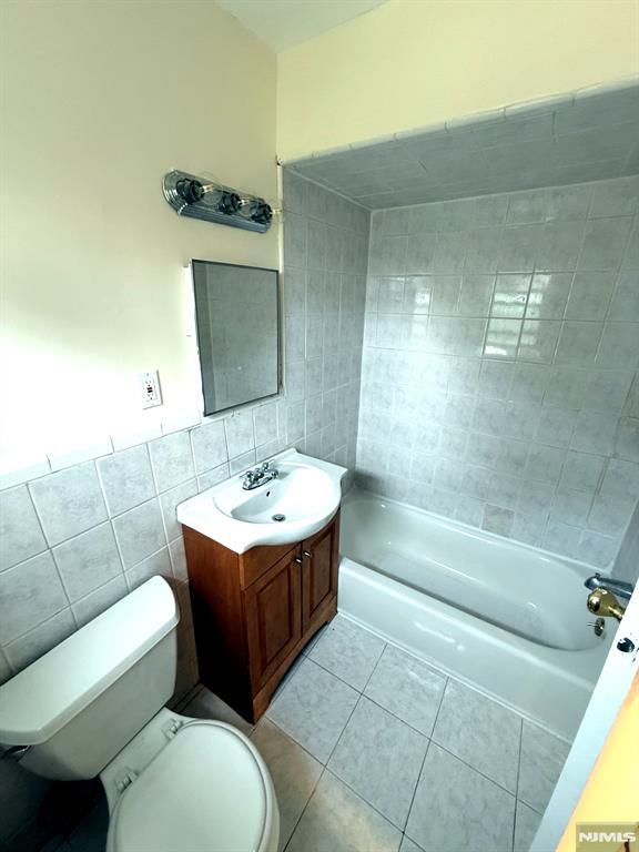 Photo - 265 Elm St