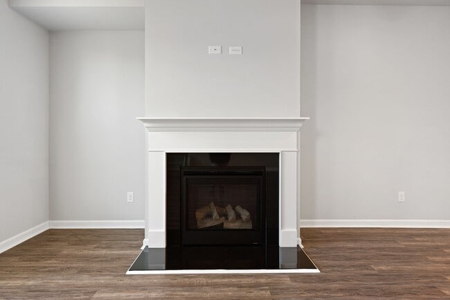 Photo - 3 BEDROOM TOWNHOME IN OAKWOOD!