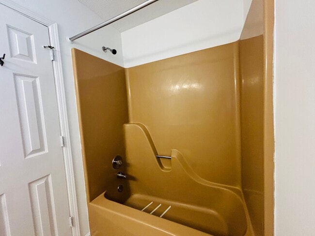 Photo - 306 Woodbine Dr