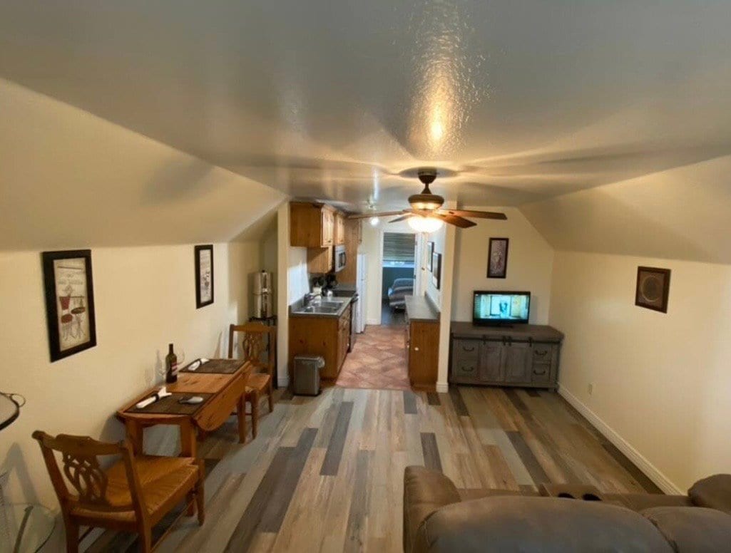 Photo - 585 Calle De La Rosa