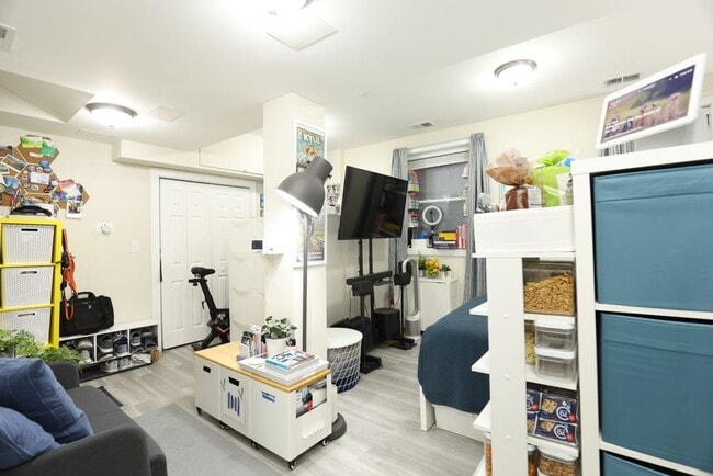 Photo - 648 W Roscoe St Unit GN