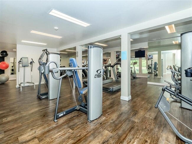 Gimnasio - Whispering Hills Apartments