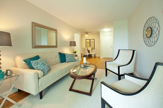 Photo - Lord Simcoe Apartments