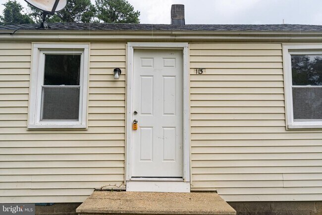 Photo - 113 Davis Ln