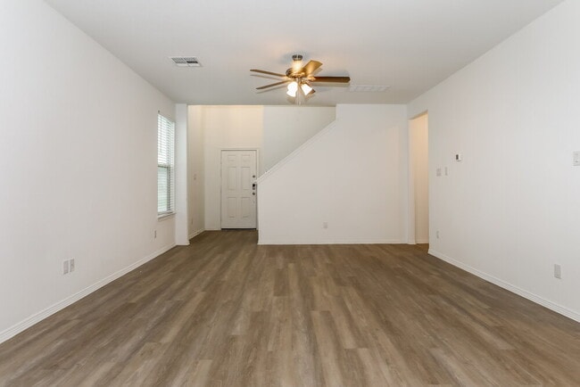 Photo - 16647 Spirit St