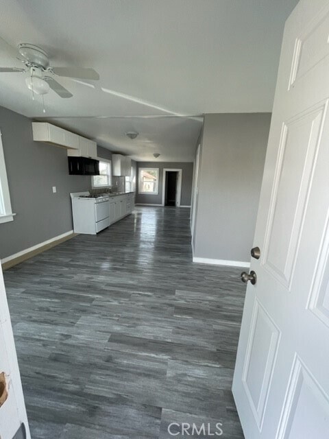 Photo - 1571 W Union St