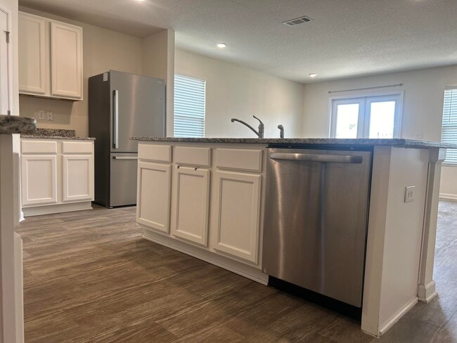 Photo - 916 Merganser Way