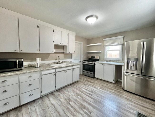 Photo - 704 Welch Ave