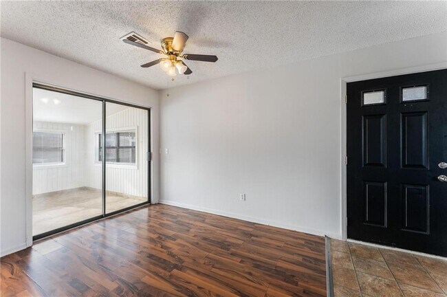 Photo - 153 Halleck Ln