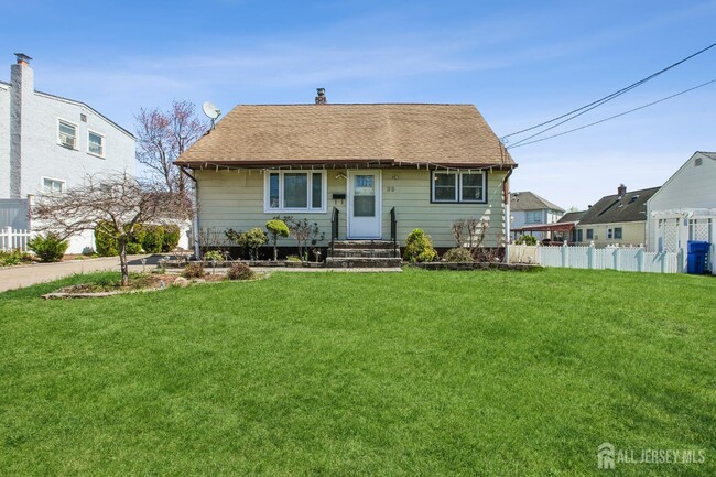 33 Adams St
