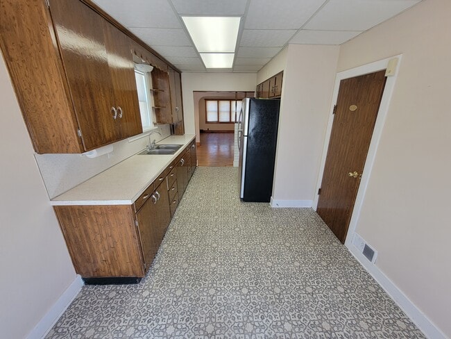 Photo - 703 Hopkins St
