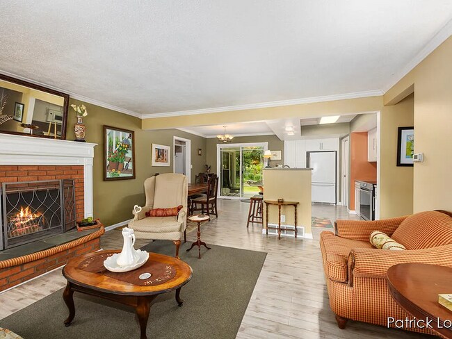 Photo - 583 Kingsbury St NW